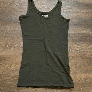 One Women's Black Ribbed Tank Top